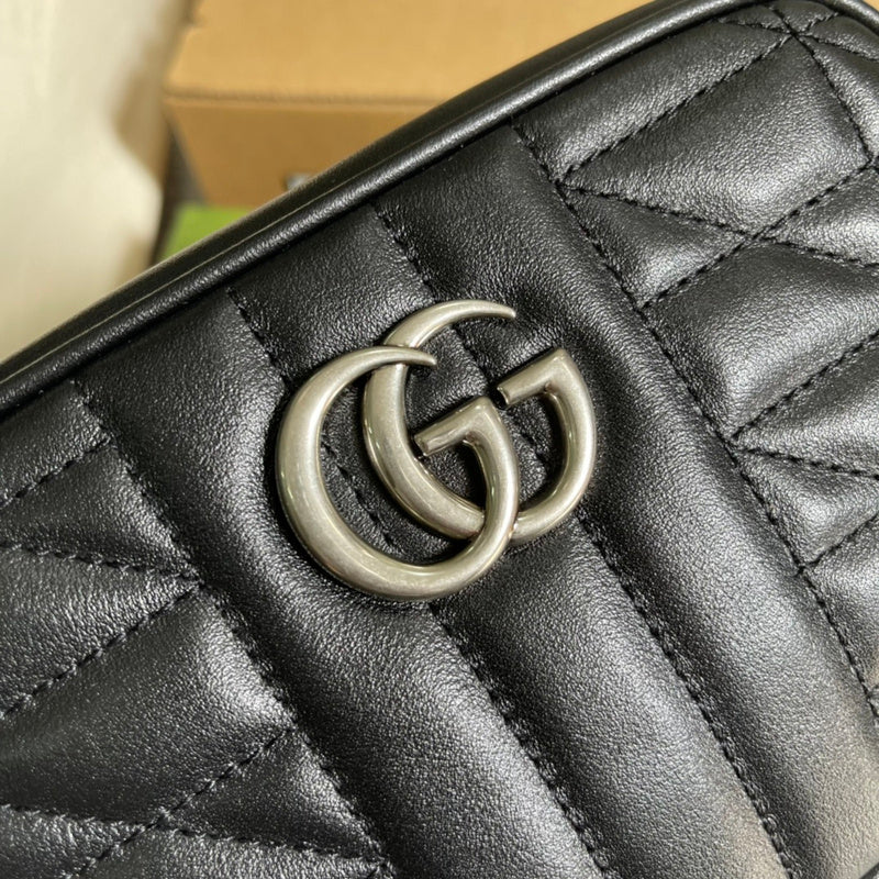 Handle and strap detail of signature premium women's handbag – women's everyday handbag