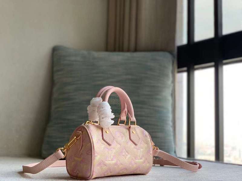 Close-up detail of chic everyday-luxe women's handbag – women's luxury accessory