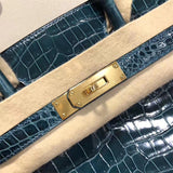  Chic everyday bag front view 7