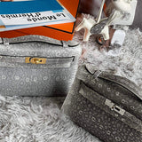  carryall bag interior and compartment view 9