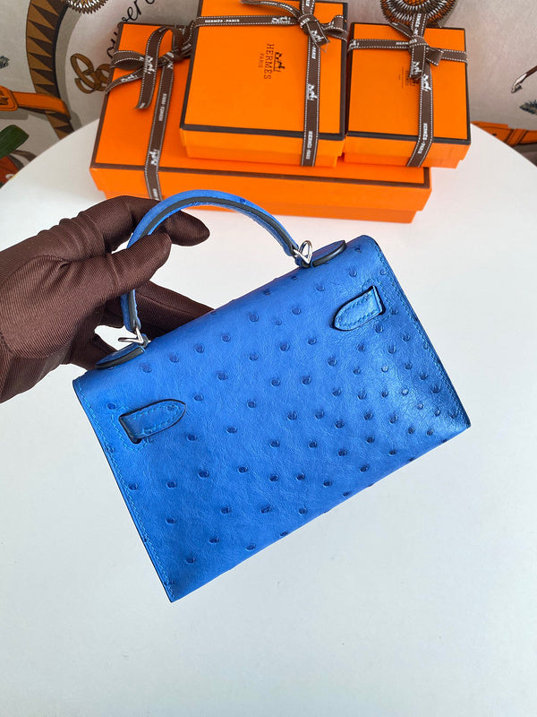 Sophisticated handbag styled for everyday wear