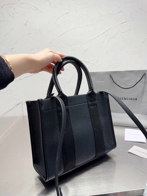 Ziva's Charm handbag – interior view (one versatile size)