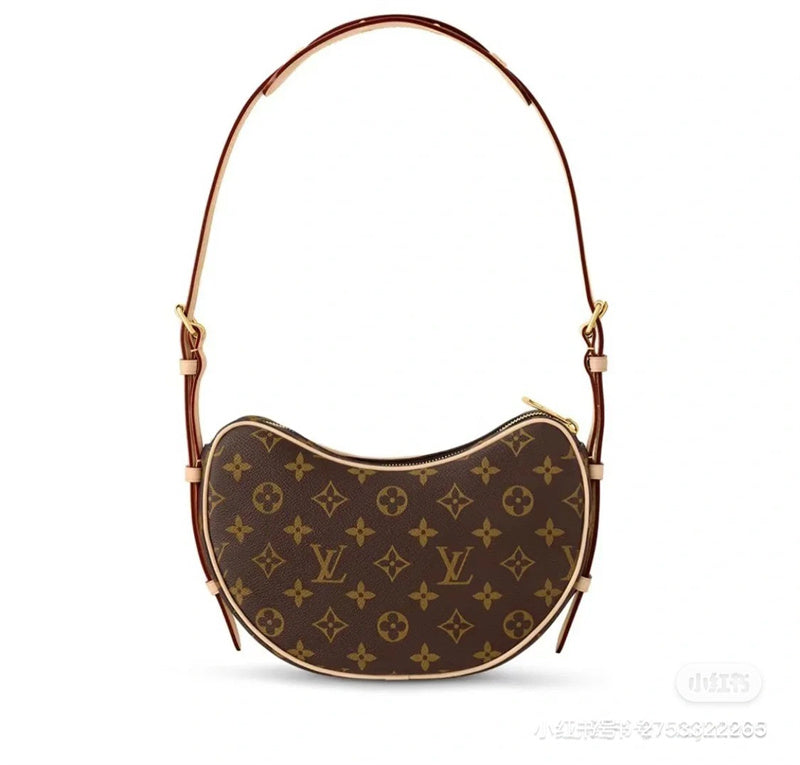  refined tote bag styled with outfit 12