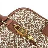  minimalist shopper bag styled with outfit
