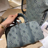  sleek everyday bag detail view showing craftsmanship 14