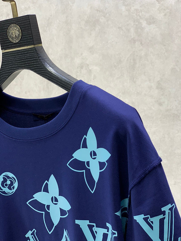 Full styled look of Louis Vuitton cotton t-shirt with everyday silhouette