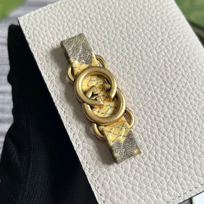 Styled lifestyle shot of classic elevated women's handbag – women's luxury accessory