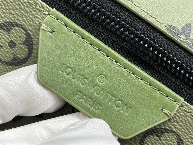  tote bag interior and compartment view