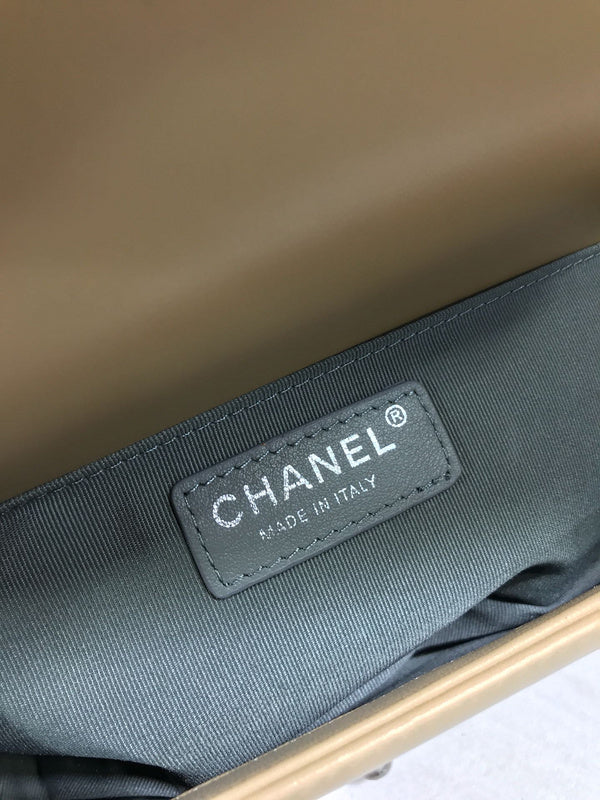  women's handbag, mid design, view 4