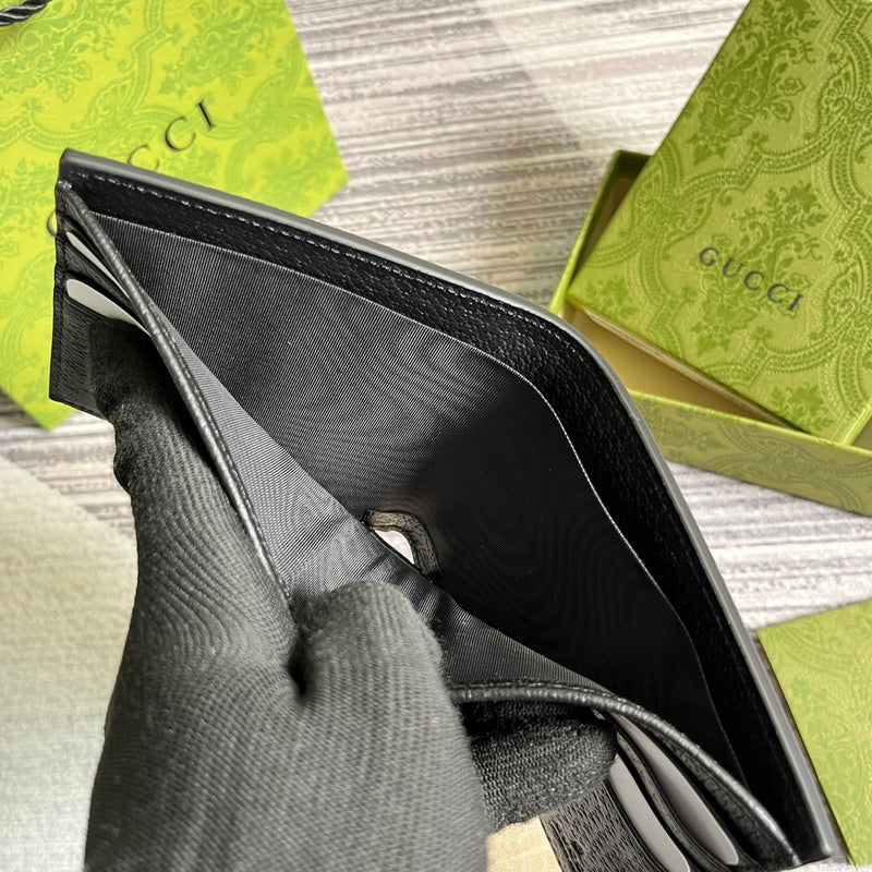 Close-up detail of structured polished women's handbag – women's luxury handbag