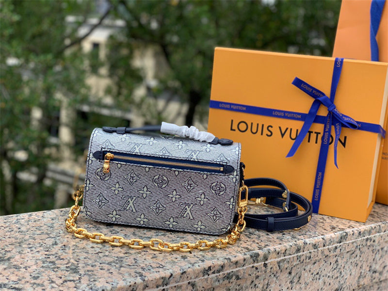  Smart shoulder bag carried on shoulder 10