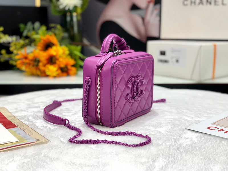  handbag, compact everyday style, image 2