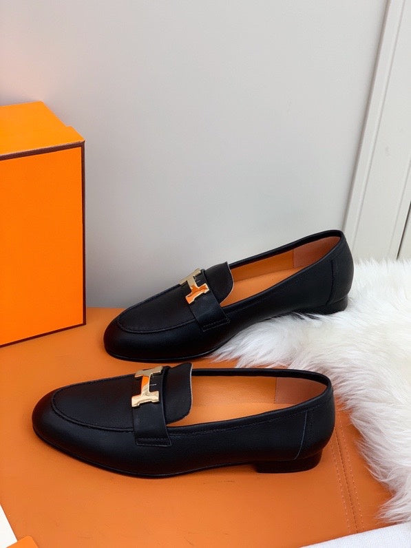 Hermes shoes Style 387 - close-up of elevated everyday design (alternate angle)