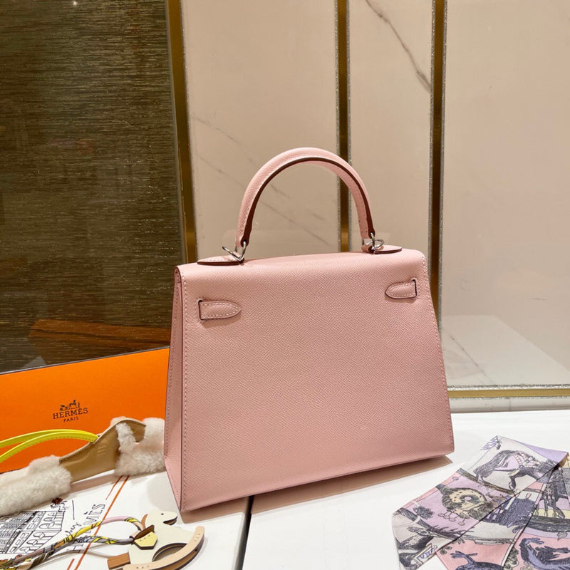 Streamlined handbag styled for everyday wear