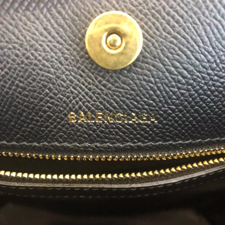Elegant Premium PU Leather Handbag - Signature Hardware Accents | Women's Designer-Inspired Purse #921 - texture close-up (image 9) of designer-inspired handbag