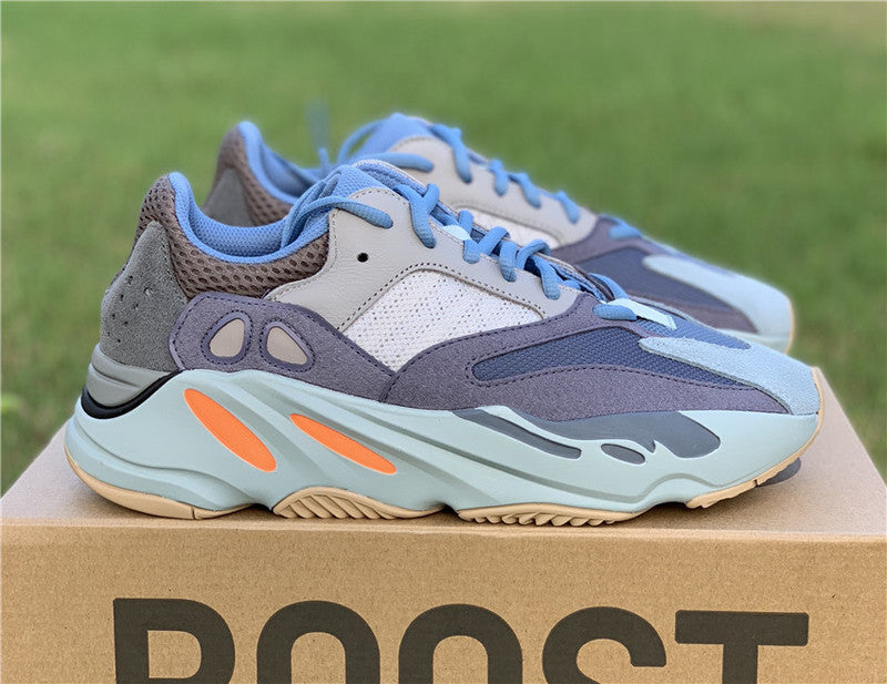 Nike Men's & Women's Iconic Street Trainers — Style 047 back view