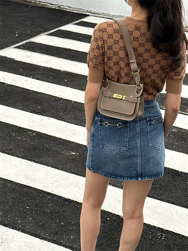  graceful shoulder bag styled with outfit 36