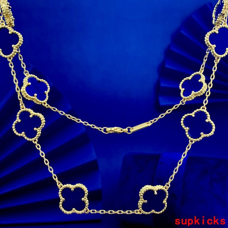 Close-up detail view of Van Cleef & Arpels unisex jewelry piece