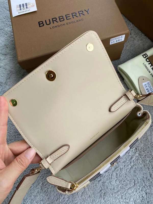 Ziva's Charm handbag – product shot (one versatile size)