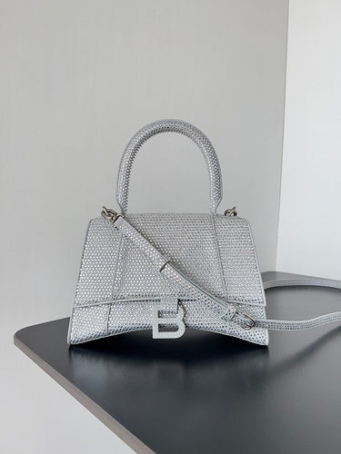 Zivas Charm Chic Craftsmanship Statement Handbag (Modern Wardrobe Staple) – Front View 2