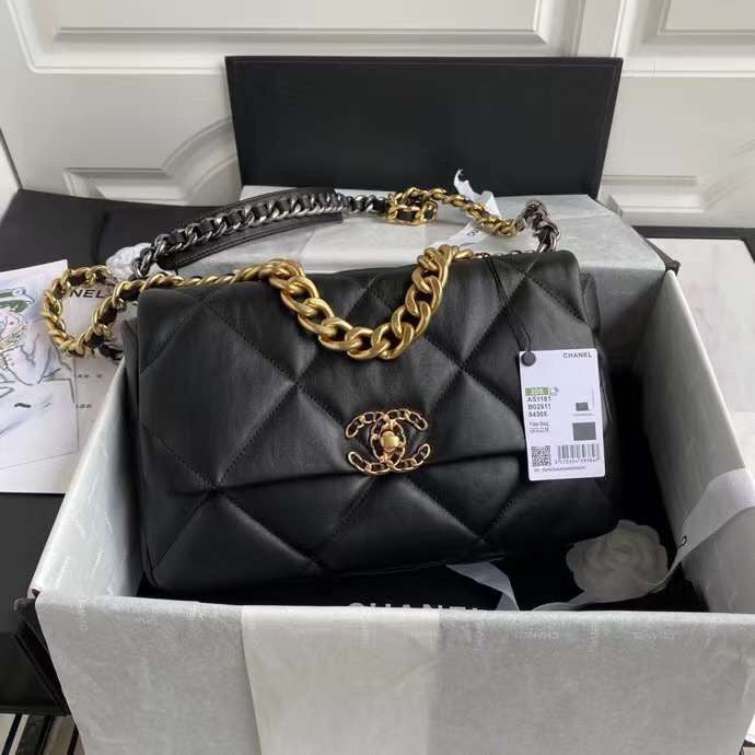  handbag, spacious everyday style, image 1