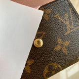 Handle and strap detail of elevated statement women's handbag – women's everyday handbag