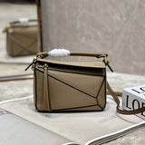 Ziva's Charm handbag – detail view (18cm*12.5cm*8cm)