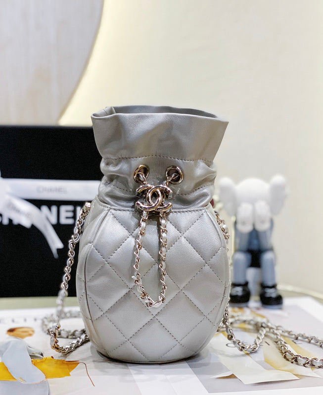 women's handbag, spacious design, view 9