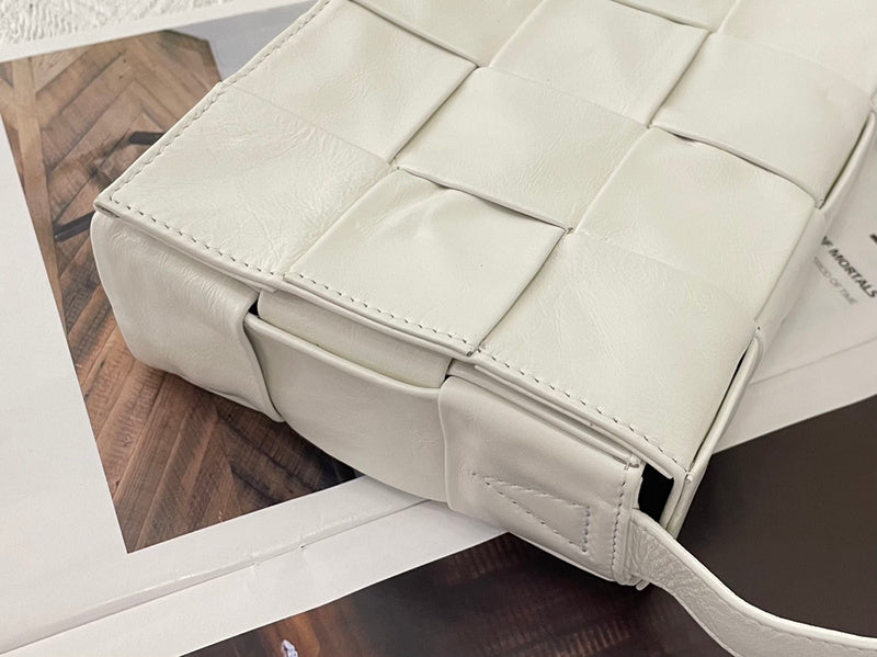 Elegant Vegan Leather Handbag - Chic Everyday Appeal | Women's Everyday Carry Handbag #1645 - interior view (image 6) of designer-inspired handbag