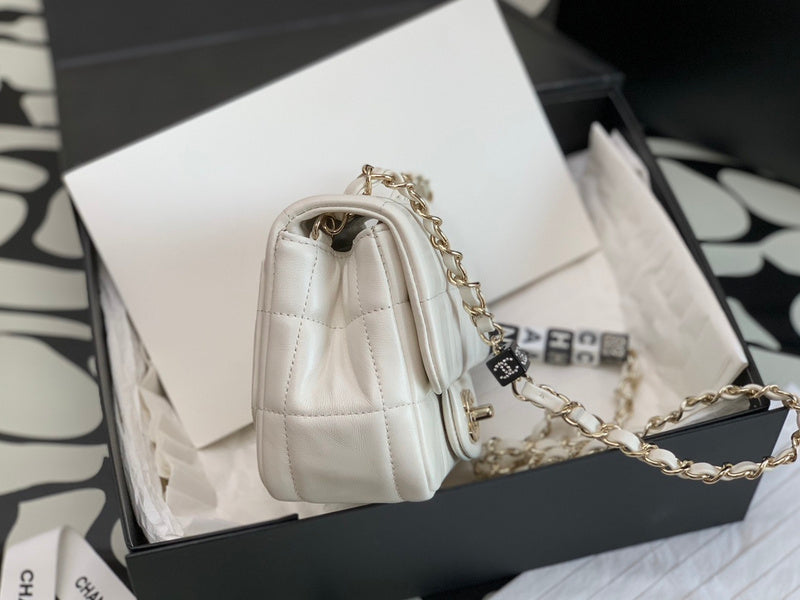  women's handbag, versatile design, view 3