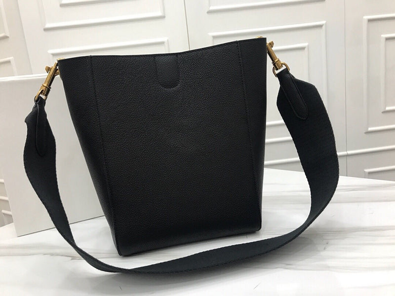 Back view of everyday-luxe classic women's handbag – women's premium purse