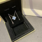 Full view of Van Cleef & Arpels unisex jewelry piece
