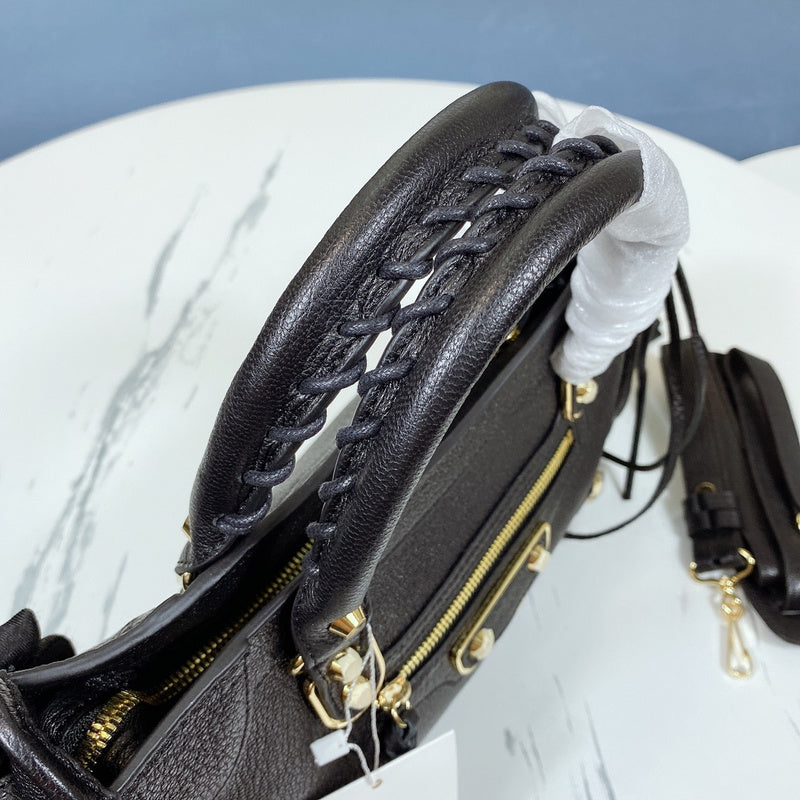 Zivas Charm Effortless Sophistication Fashion Handbag (Refined Modern Silhouette) – Angled View