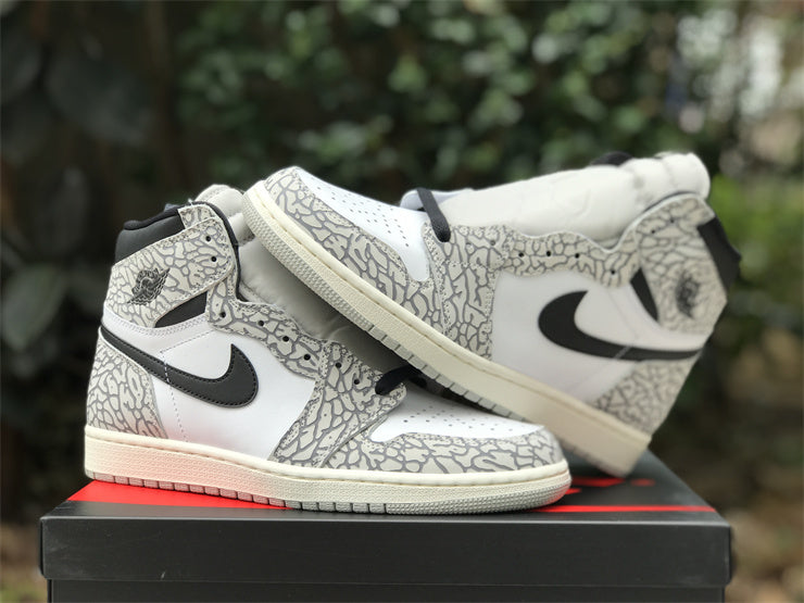 Nike clean off-white luxury sneakers view 12 padded collar comfort
