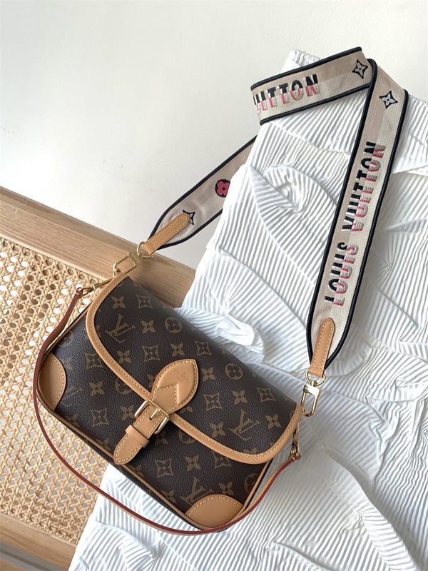  chic shoulder bag styled with outfit 24