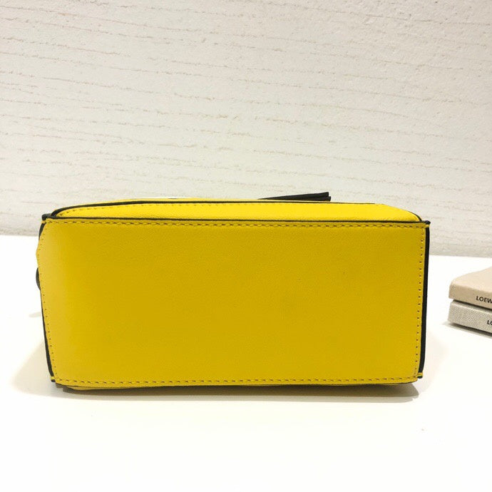 Ziva's Charm handbag – back view (18cm*11cm*7.5cm)