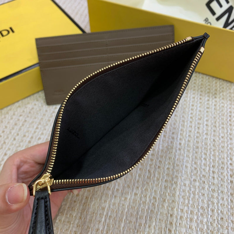 Ziva's Charm handbag – front view (22cm*12cm*3cm)