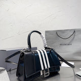 Ziva's Charm handbag – product shot (one versatile size)