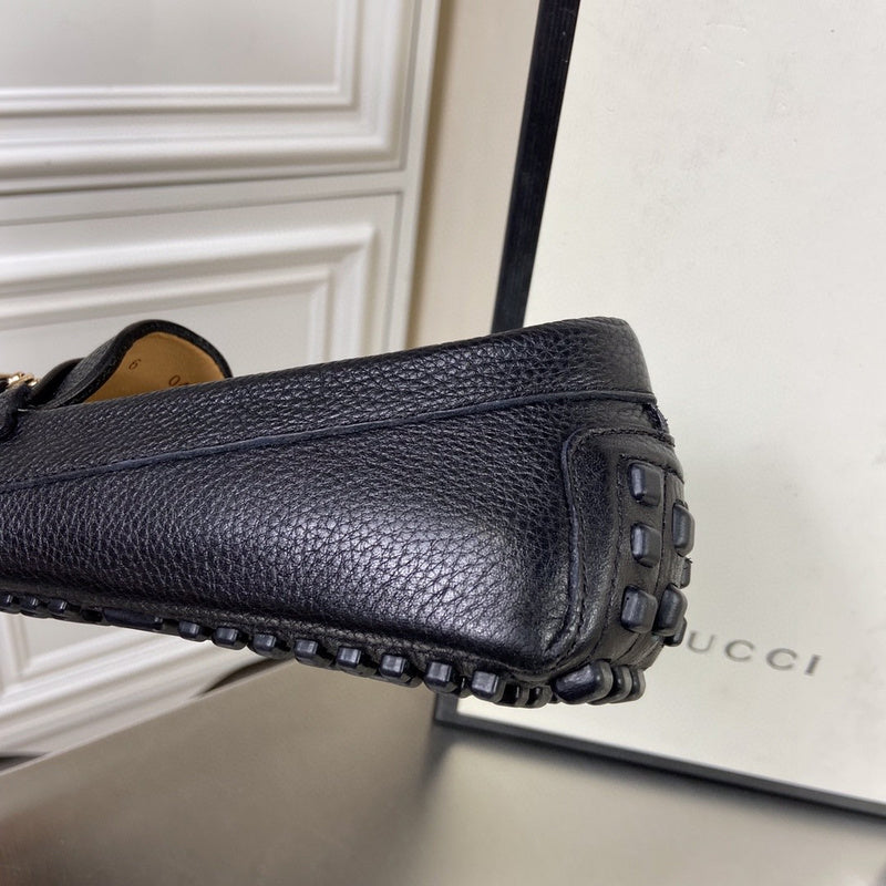 Gucci all-black luxury sneakers view 5 retro runner design