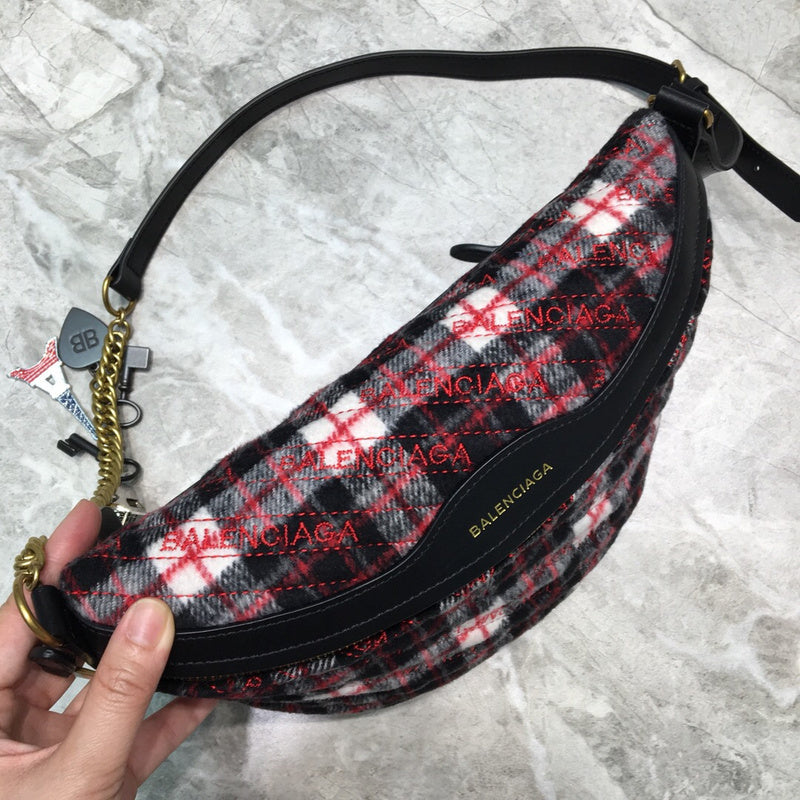 Sophisticated Faux Leather Handbag - Smooth Faux-Leather Exterior | Women's Statement Accessory #737 - hardware and detail close-up (image 5) of designer-inspired handbag