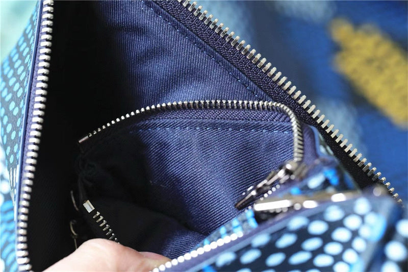  crossbody bag interior and compartment view 9