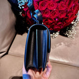  Clean-Lined handbag carried on shoulder 10