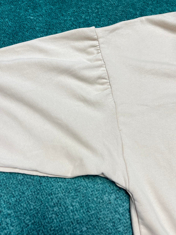 Texture and finish detail of Balenciaga luxury piece style No.091