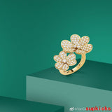 Front view of Van Cleef & Arpels unisex jewelry piece