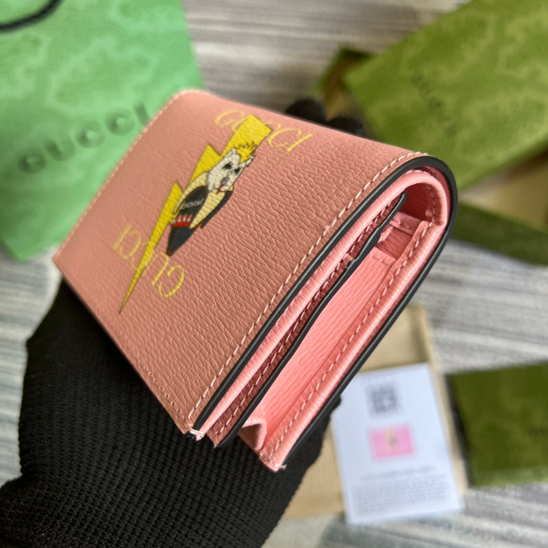 Back view of elevated polished women's handbag – women's luxury handbag