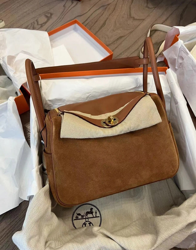 Side view of fluid structured handbag