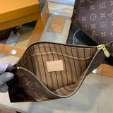  satchel interior and compartment view 39