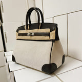  everyday carryall bag detail view showing craftsmanship