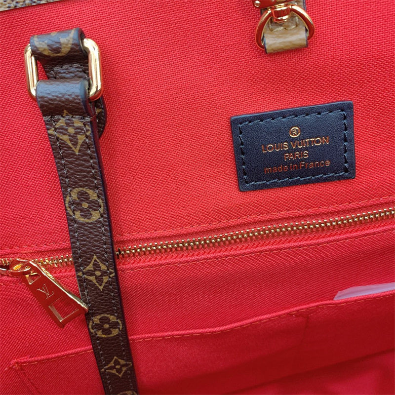  crossbody bag interior and compartment view 9