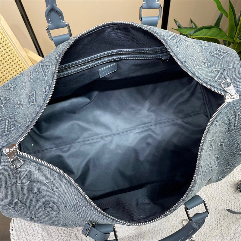  Effortless handbag carried on shoulder 10